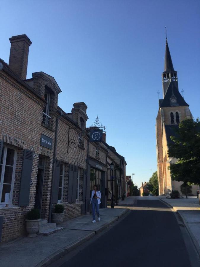 Hotel Km 41 Chaumont-sur-Tharonne Exterior foto